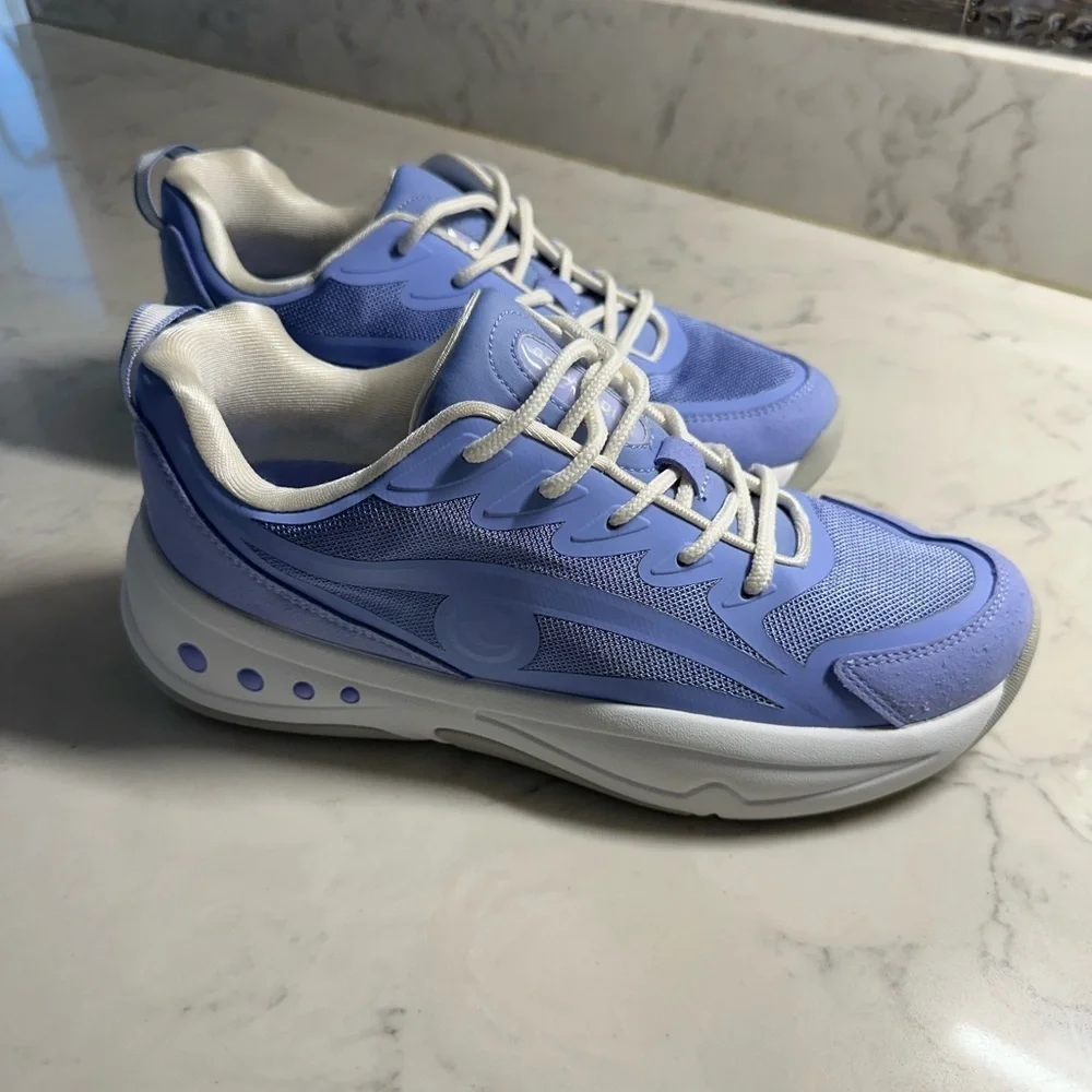 Easy Spirit Blue and White Athletic Shoes with Cushioned Sole